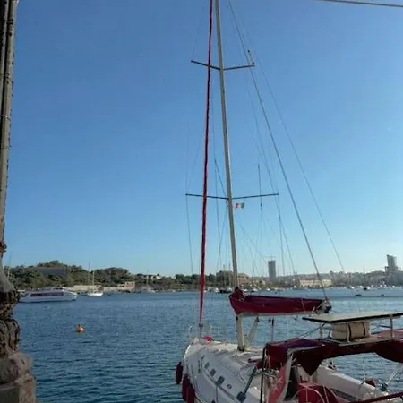 Stunning Seafront 3br With Terrace In By 360 Estates