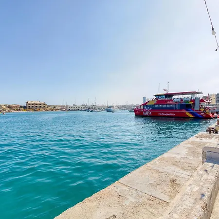 Stunning Seafront 3br With Terrace In By 360 Estates