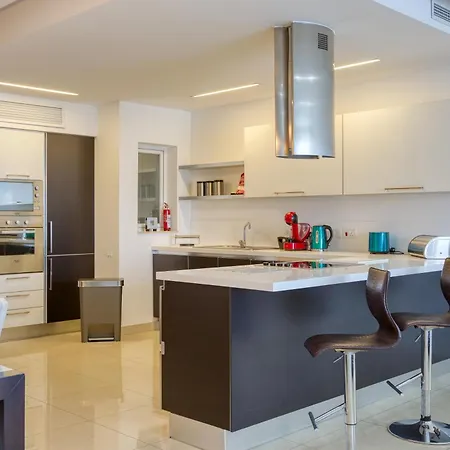 Stunning Seafront 3br With Terrace In By 360 Estates *