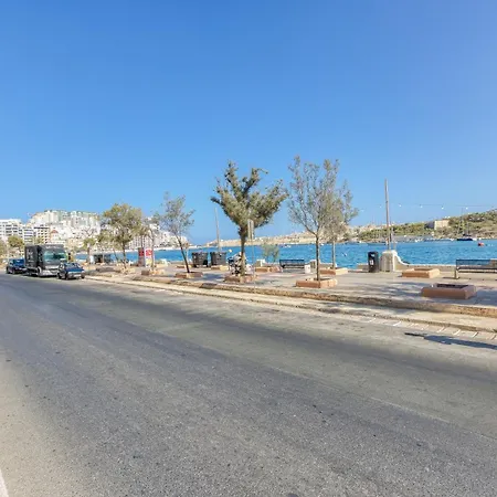 Stunning Seafront 3br With Terrace In By 360 Estates