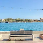 Apartmán Stunning Seafront 3br With Terrace In By 360 Estates