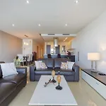 Stunning Seafront 3br With Terrace In By 360 Estates Apartmán