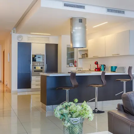 Stunning Seafront 3br With Terrace In By 360 Estates