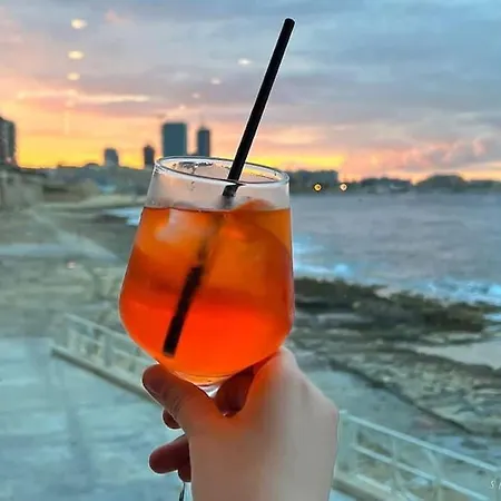 דירה Stunning Seafront 3br With Terrace In By 360 Estates *