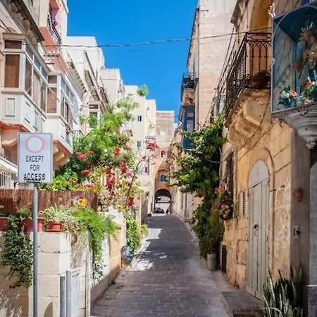 Apartament Stunning Seafront 3br With Terrace In By 360 Estates