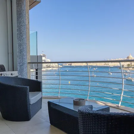 Stunning Seafront 3br With Terrace In By 360 Estates *