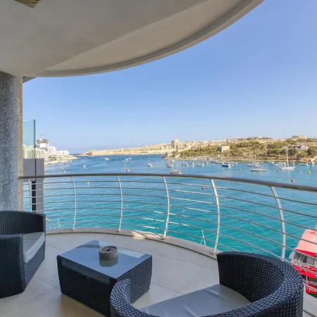 Lägenhet Stunning Seafront 3br With Terrace In By 360 Estates