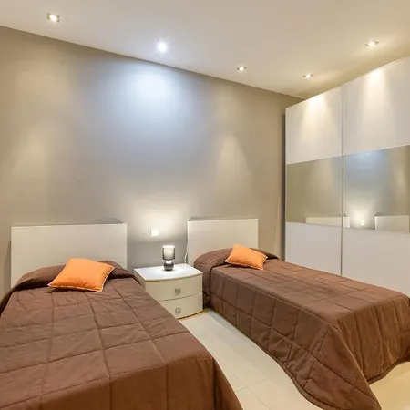 Lägenhet Stunning Seafront 3br With Terrace In By 360 Estates Sliema