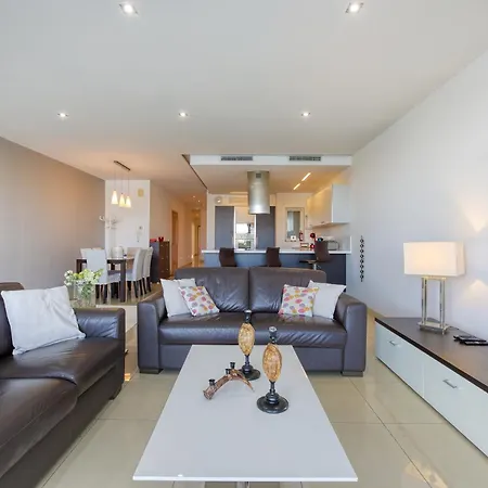 Stunning Seafront 3br With Terrace In By 360 Estates Apartmán