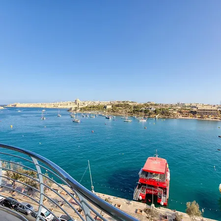 Stunning Seafront 3br With Terrace In By 360 Estates *