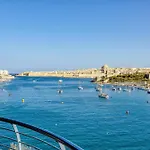 アパート Stunning Seafront 3br With Terrace In By 360 Estates スリーマ