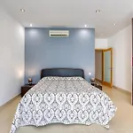 Stunning Seafront 3br With Terrace In By 360 Estates アパート