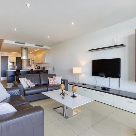 Апартаменты Stunning Seafront 3br With Terrace In By 360 Estates *