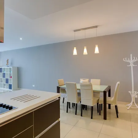 Апартаменты Stunning Seafront 3br With Terrace In By 360 Estates Слима